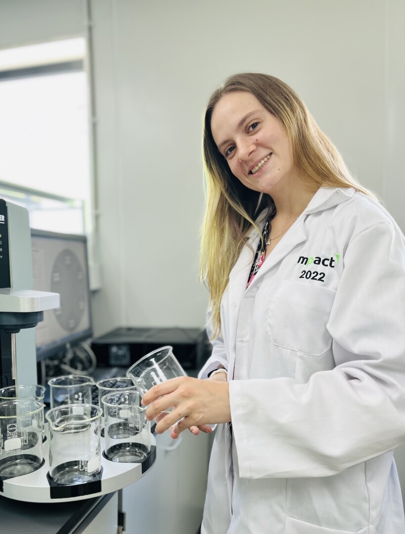 Kelly Campbell has a BEng degree in Chemical Engineering and is currently working towards her MEng at SU. Her project is based on the conversion of food waste, paper sludge and packaging into ethanol.