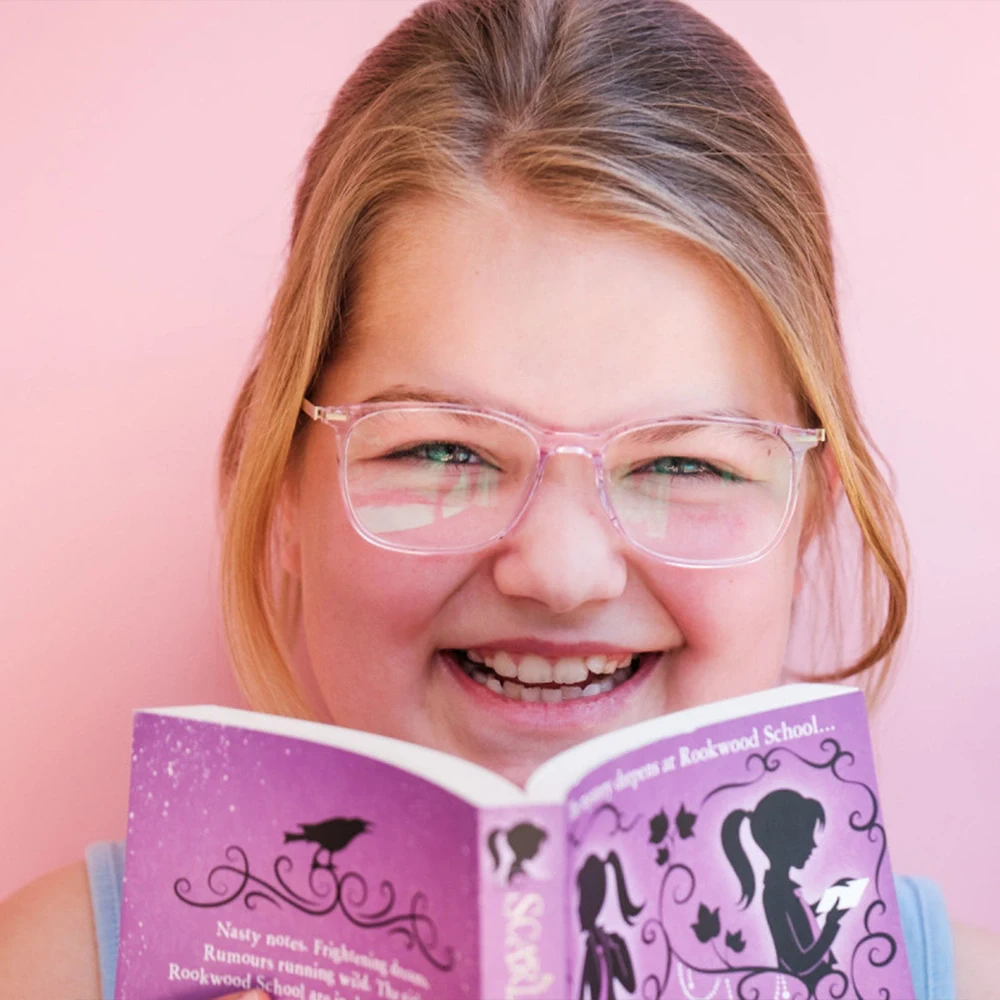 Gril Holding book Gril Holding book