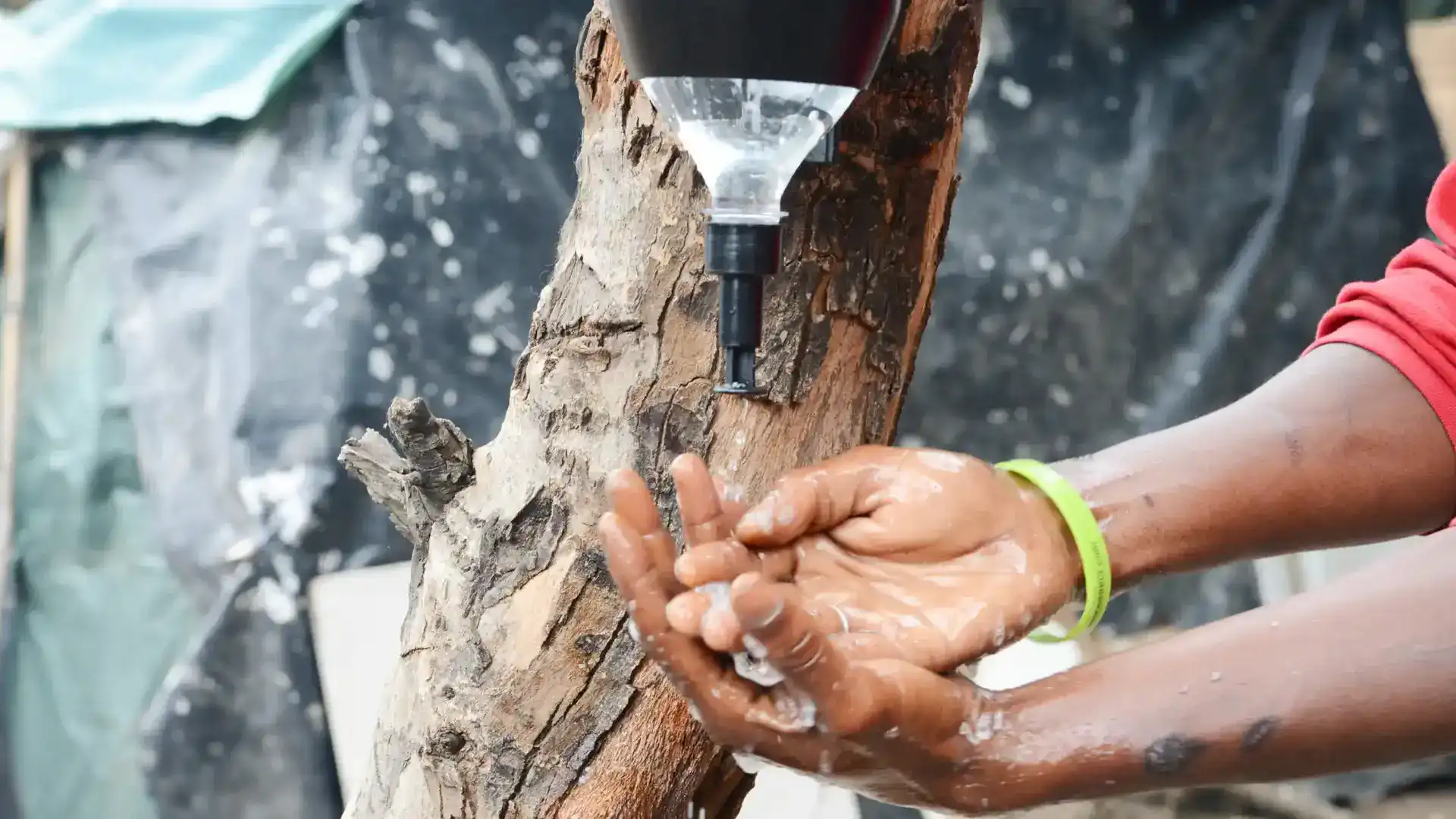 Handwashing is the first line of defence against the spread of coronavirus and COVID-19. Help us deliver handwashing units to vulnerable communities this Mandela Day.