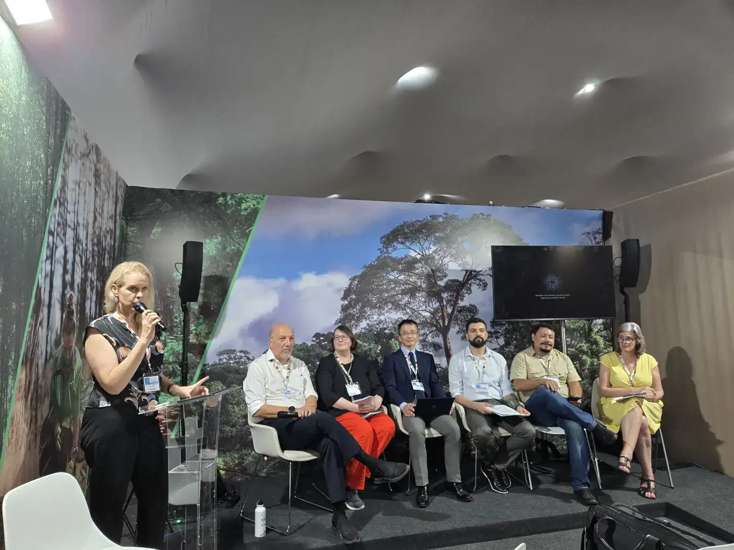 FAO’s Amy Duchelle with the panellists